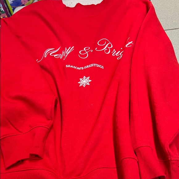 Universal Thread Tops - Women’s size xl measures 25 pit pit no tag Red Merry & Bright Sweatshirt